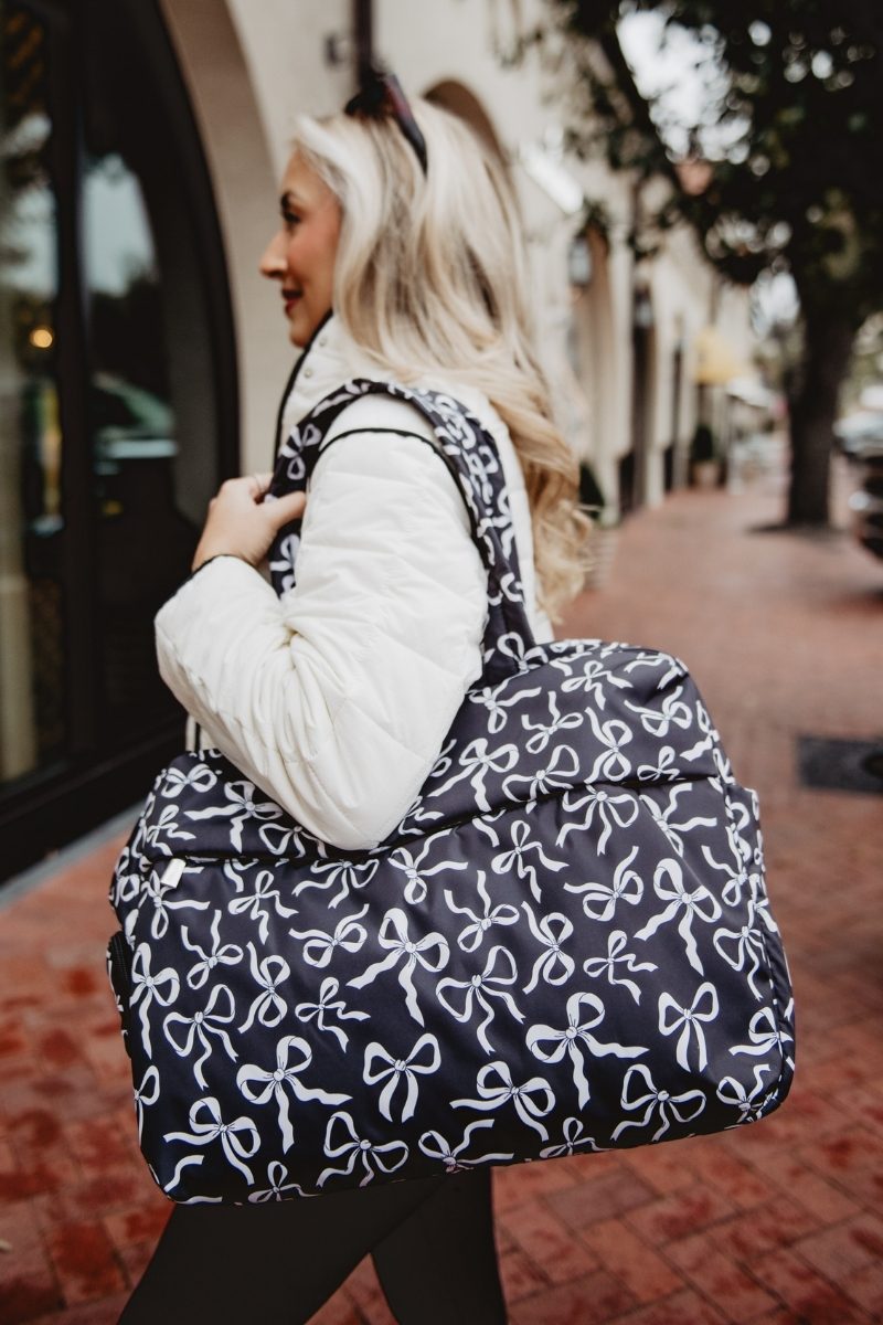Black & White Bows Women's Weekender Bag