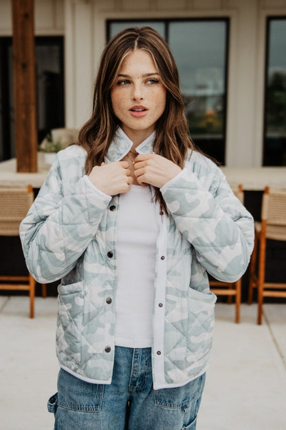 Muted Green Camo Women's Lightweight Quilted Jacket