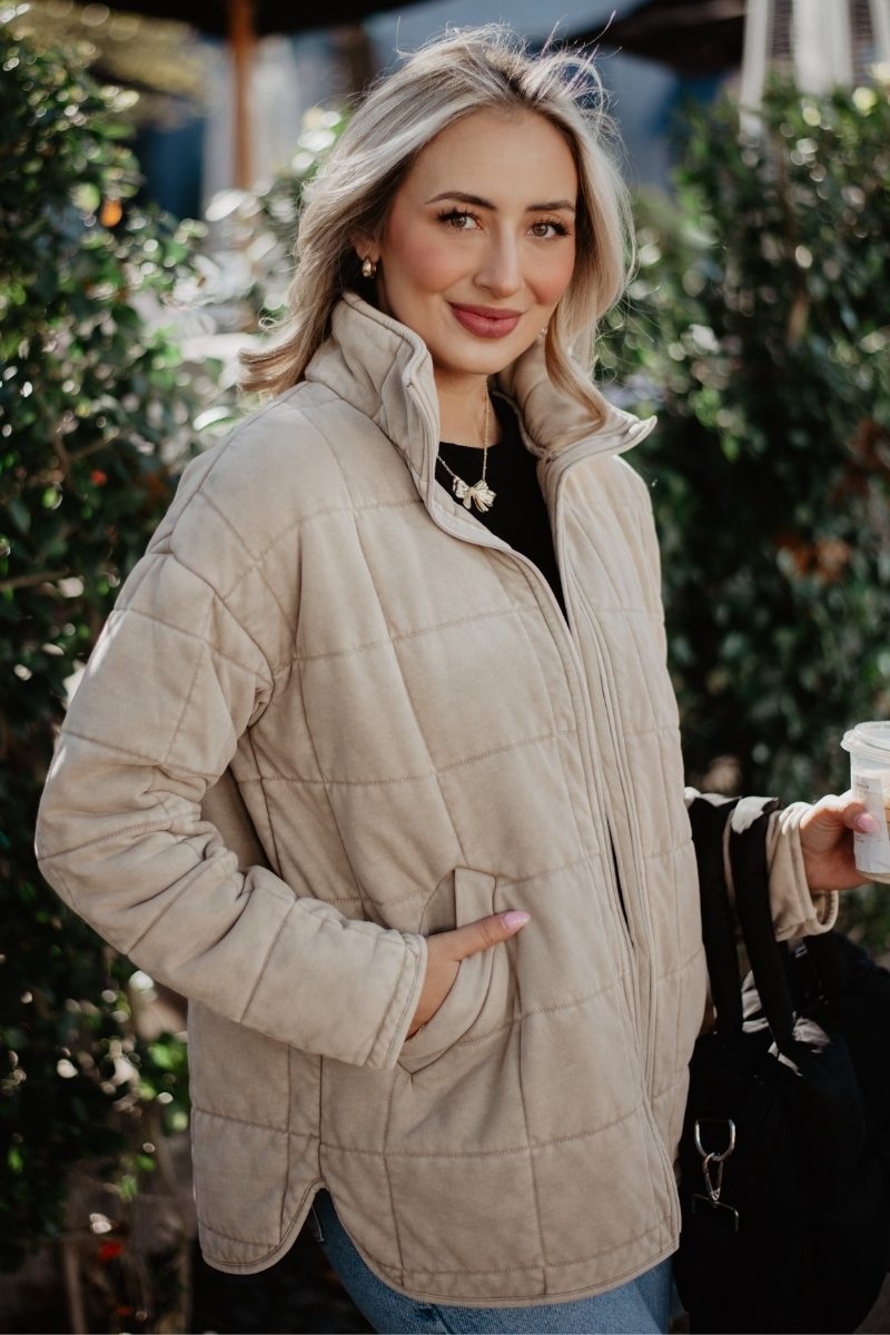 Beige Lightweight Women's Quilted Jackets